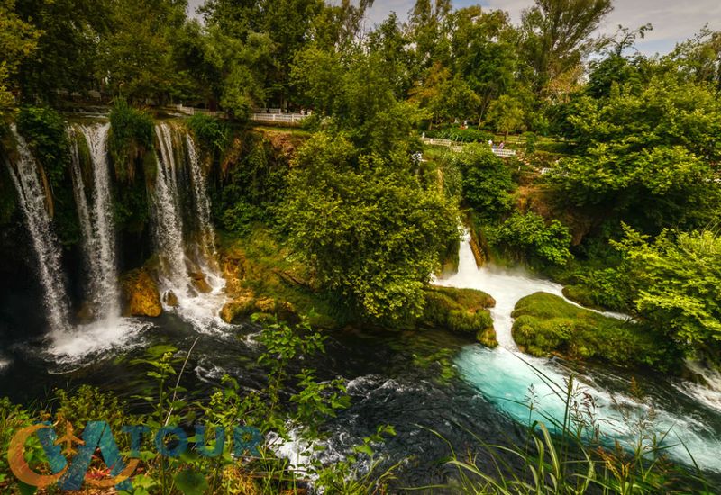 Einkaufszentrum, 1 Wasserfall, Antalya Altstadt