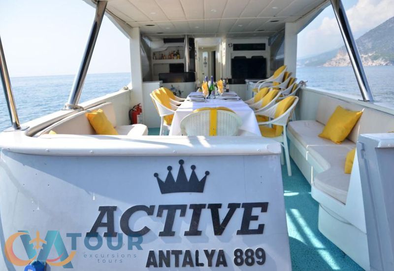 Ein bezaubernder Bootsausflug nach Antalya